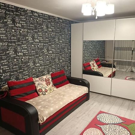 Private Room Near 3 Min Metrou Crangasi, 40 M2 부쿠레슈티 외부 사진