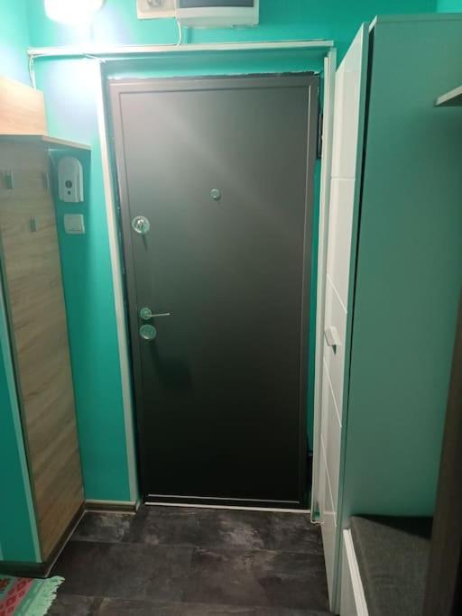 Private Room Near 3 Min Metrou Crangasi, 40 M2 부쿠레슈티 외부 사진