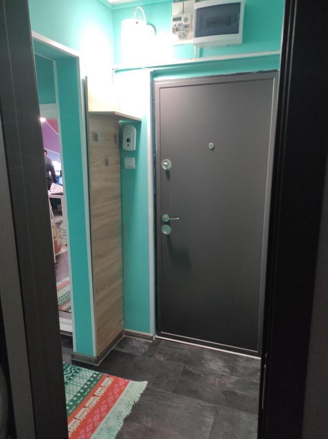 Private Room Near 3 Min Metrou Crangasi, 40 M2 부쿠레슈티 외부 사진