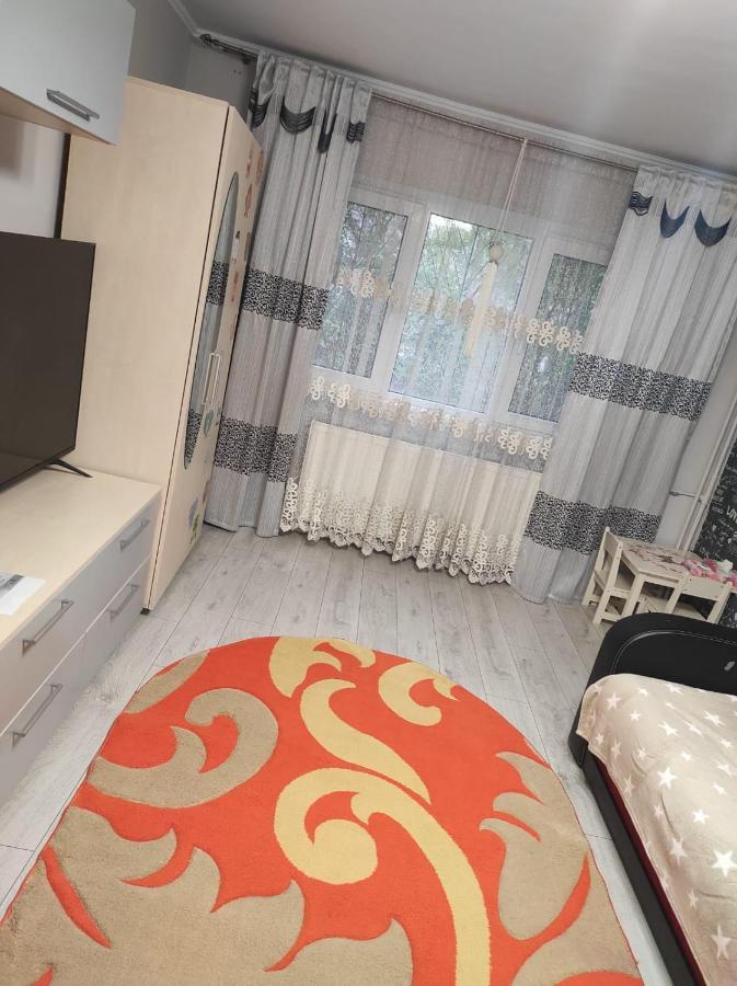 Private Room Near 3 Min Metrou Crangasi, 40 M2 부쿠레슈티 외부 사진