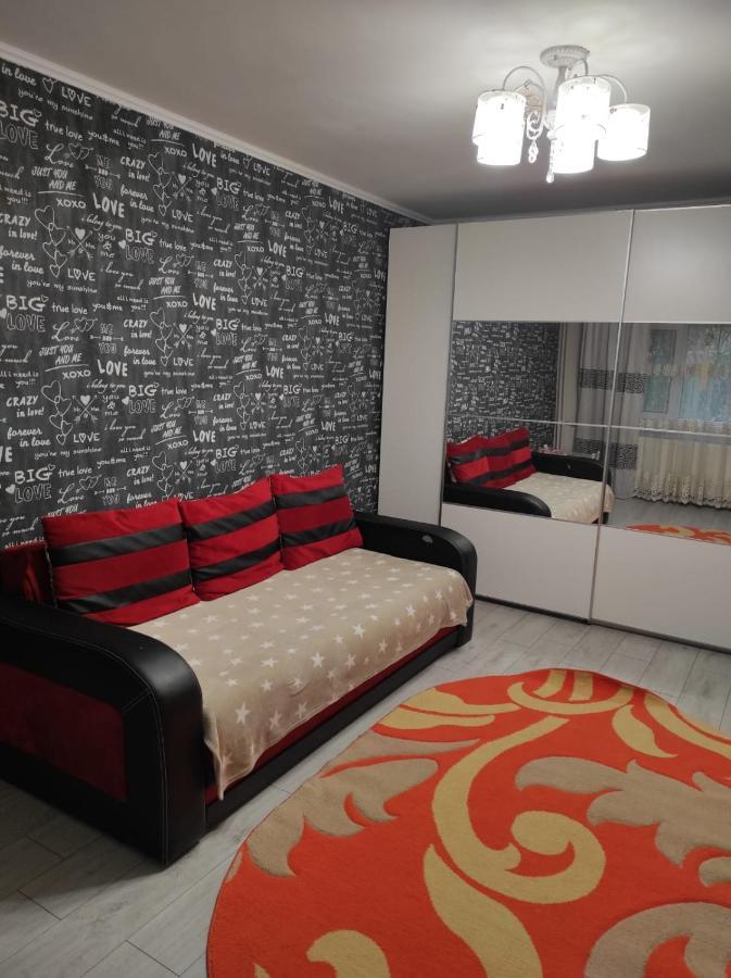 Private Room Near 3 Min Metrou Crangasi, 40 M2 부쿠레슈티 외부 사진